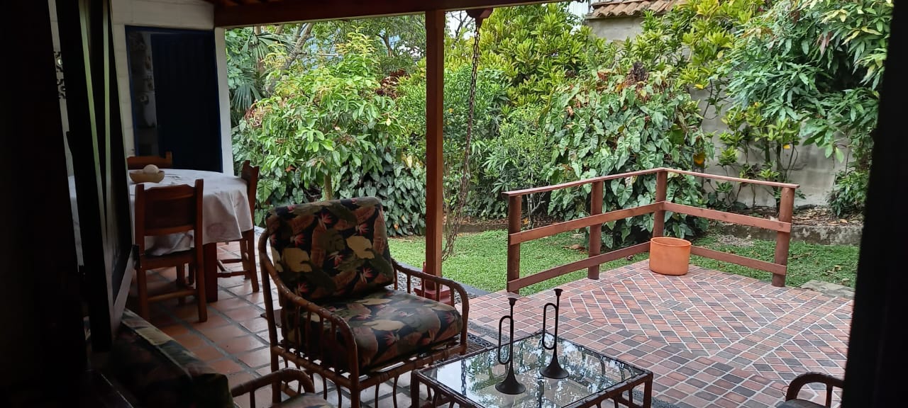 Estadero abierto hacia el jardín